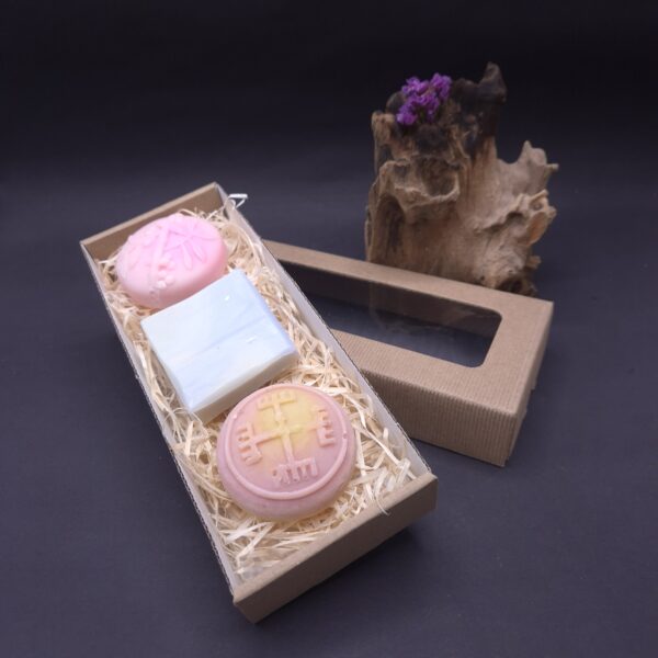 Zestaw mydeł naturalnych